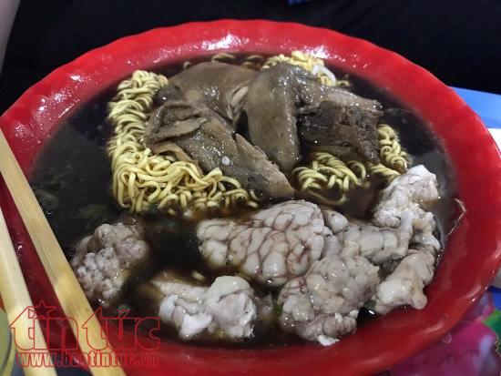 Mỳ gà tần Hàng Bồ chưa bao giờ vắng khách ảnh 3
